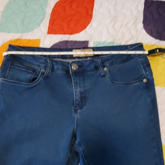 Jeans with booty lift. 🍑 - Picture 6 of 7